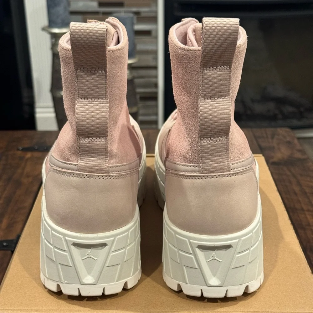 Nike Air Jordan 1 Brooklyn Boot - Picture 4 of 13